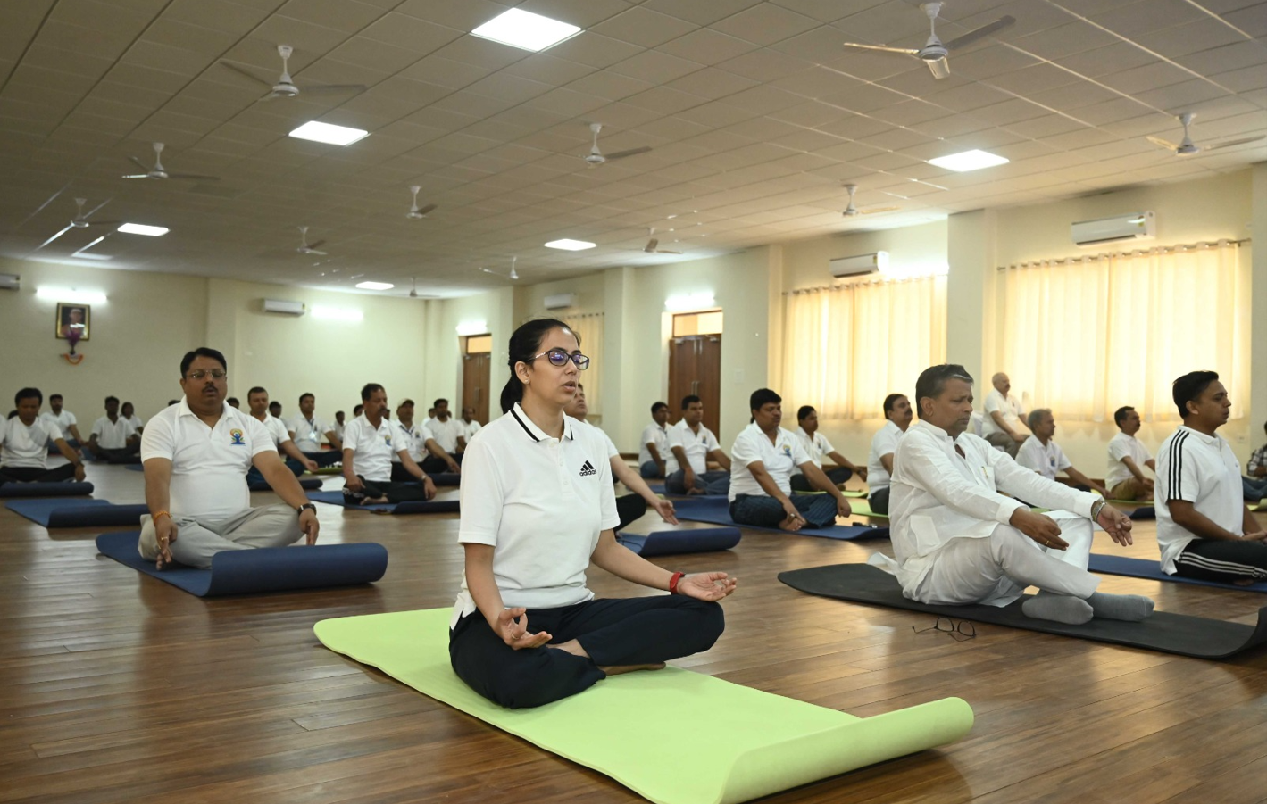 सामाजिक सरोकार का भी विषय है योग- आलोक मेहता