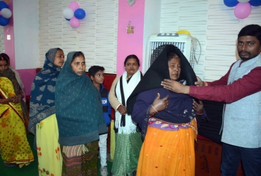 पप्पू यादव के जन्मदिन पर गरीबों के बीच कंबल और भोजन वितरण किया गया
